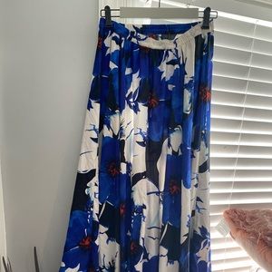 Dress barn blue floral maxi skirt Sz M